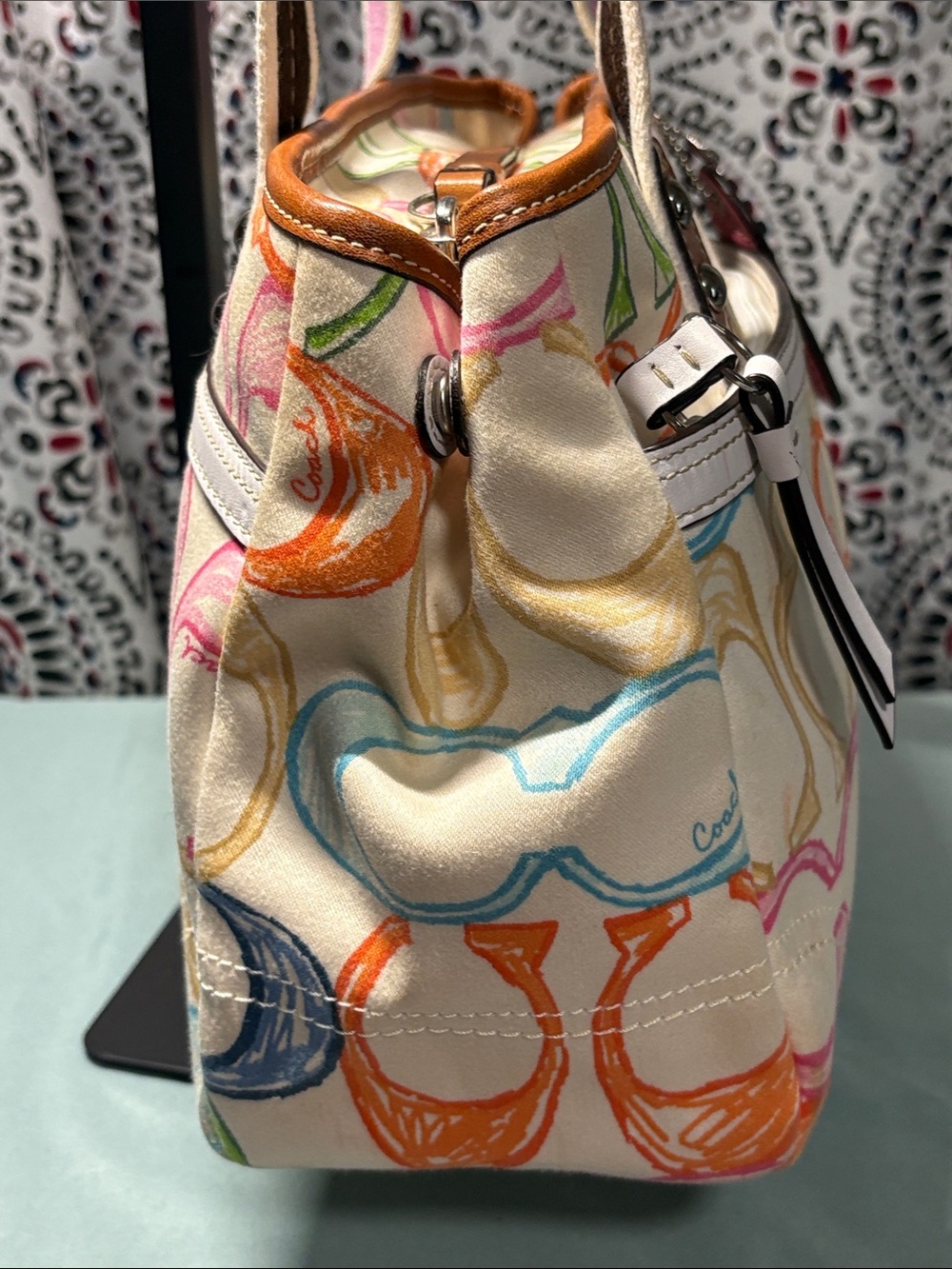 Coach Hamptons Pastel Scribble Signature Small Tote - F10673 - Picture 7 of 16